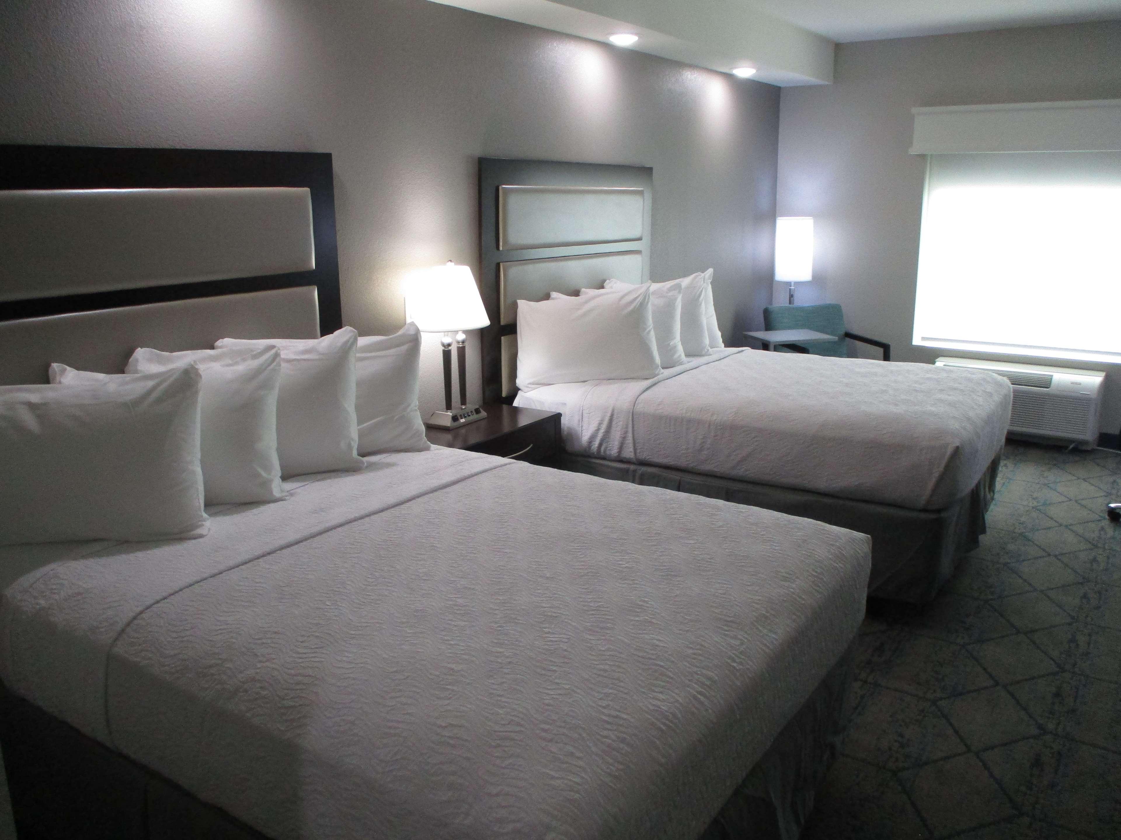 Best Western Plus Mcpherson Экстерьер фото